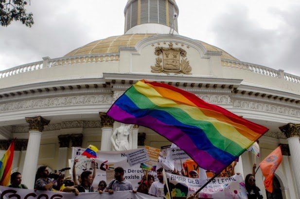 Varias-ONG-presentan-un-proyecto-de-ley-de-matrimonio-homosexual-en-Venezuela-617x410.jpg