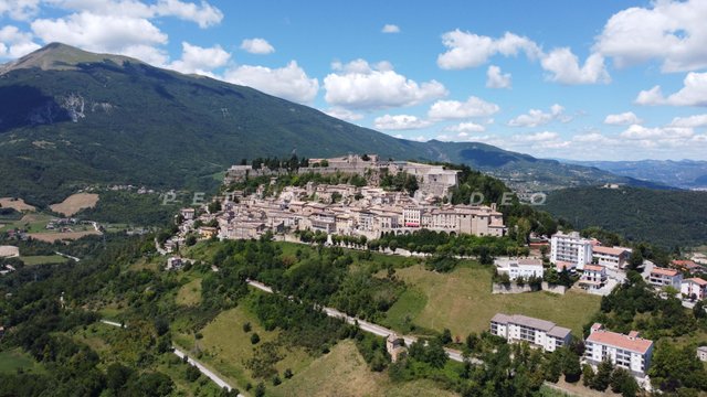 Civitella_Del_Tronto_WM_0001.jpg