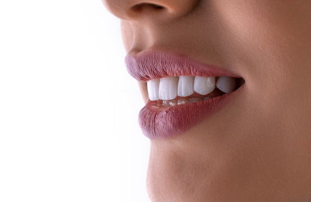 8 Signs It’s Time For a Dental Cleaning.png