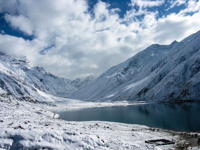 lake pakistan.jpg