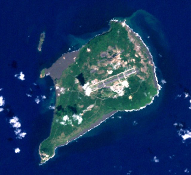 Iwo-to_landsat1999.jpg