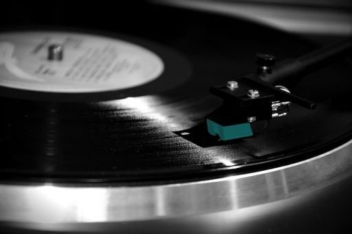 turntable-1208177_640.jpg