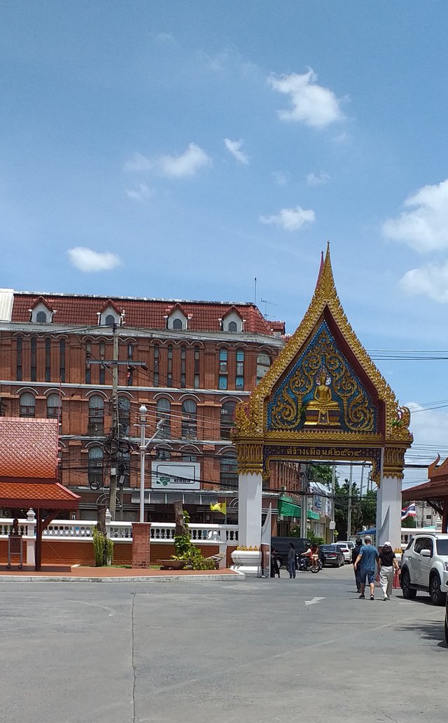 Wat Phasuk Maneejak11.jpg