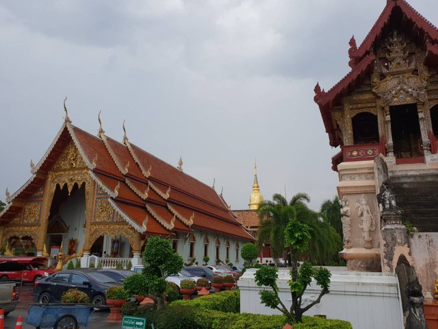 Wat Phra Singh3.jpg