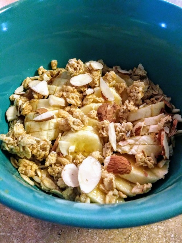 Banana nut oatmeal.jpg