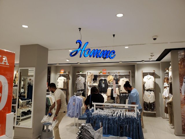 stand homme.jpeg