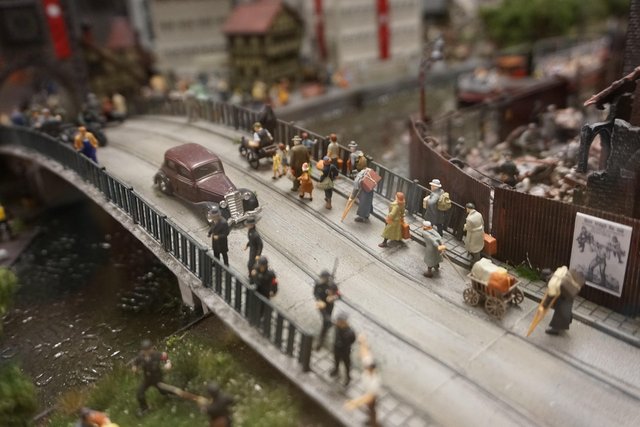 miniature-4308103_1280.jpg