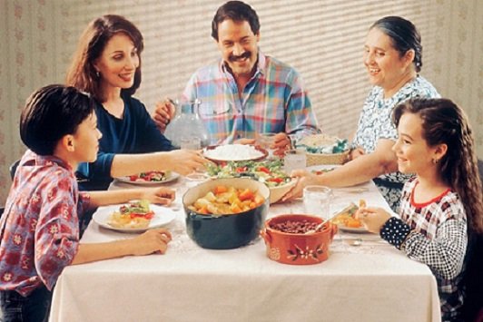 Family_eating_meal.jpg