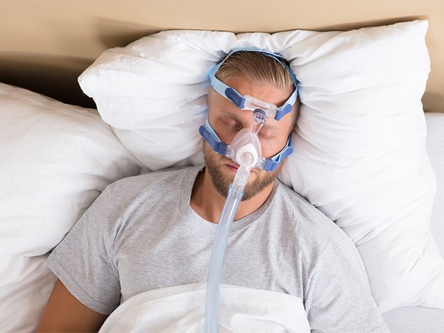 CPAP_Machine_Male_732x549-thumbnail-732x549.jpg