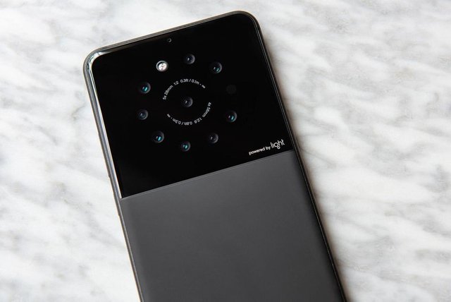 light-9-camera-phone-prototype.jpg