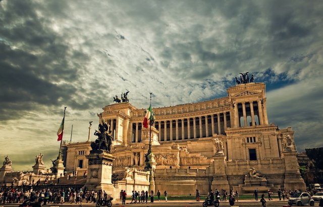 vittorio-emanuele-monument-298412_1920.jpg