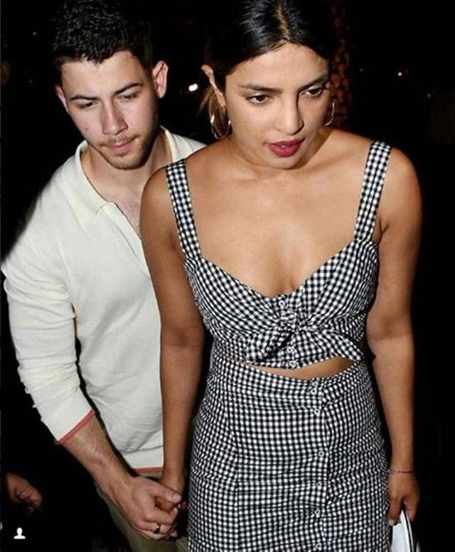 priyanka-chopra-nick-jonas-4.jpg