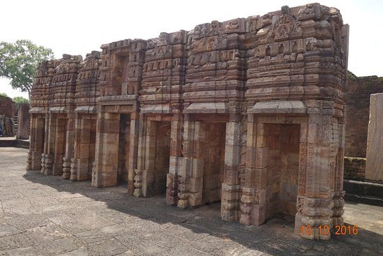 ruins-of-buddhist-mahavihara.jpg