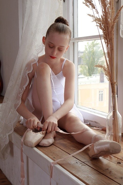 ballerina-3223321_960_720.jpg