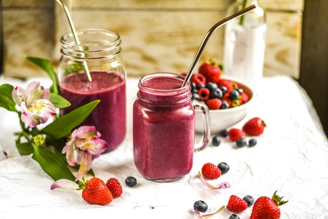 Ginger Berry Maca Smoothie-9.jpg