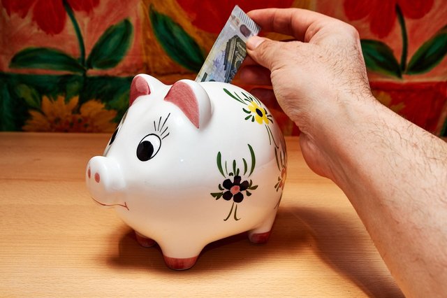 savings-3228759_1280 (1).jpg