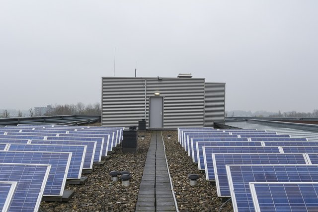 solar-panels-2168757_1280.jpg