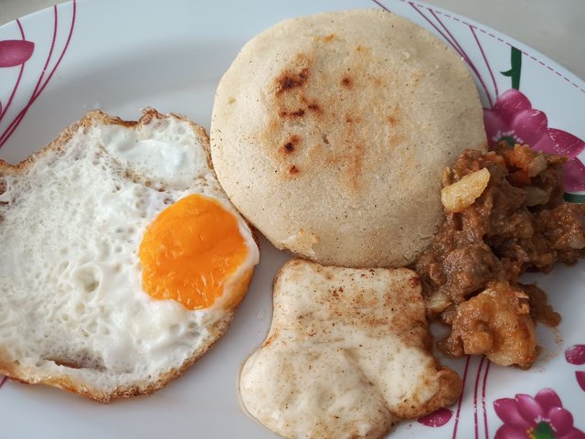 niños desayuno.jpg