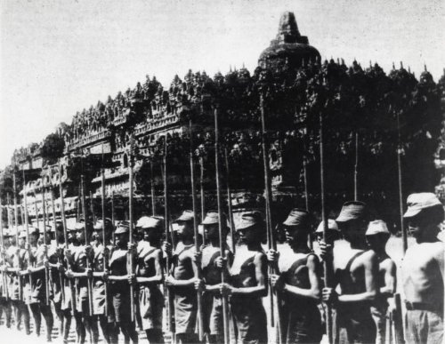 Militer Jepang di Indonesia, 1943. Borobudur. Elsevu..jpg