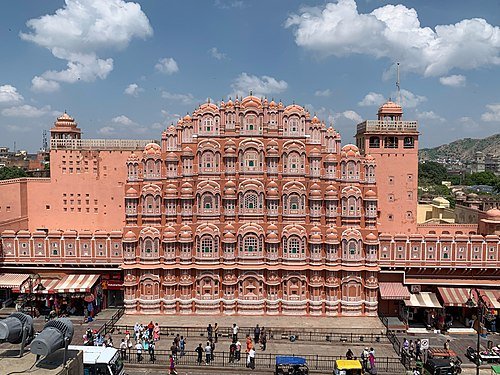 Hawa_Mahal_east_facade_(14-07-2022).jpg