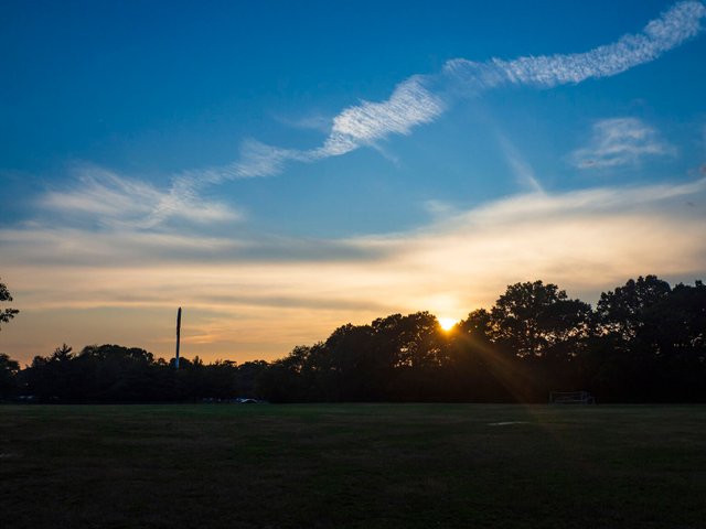 puesta de sol y nubes.jpg