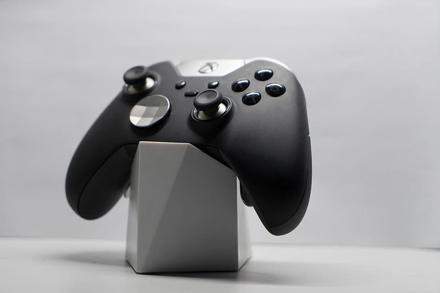 elite-handle-elite-controller-xbox-technology (1).jpg