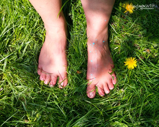 feet-bluepaint.jpg