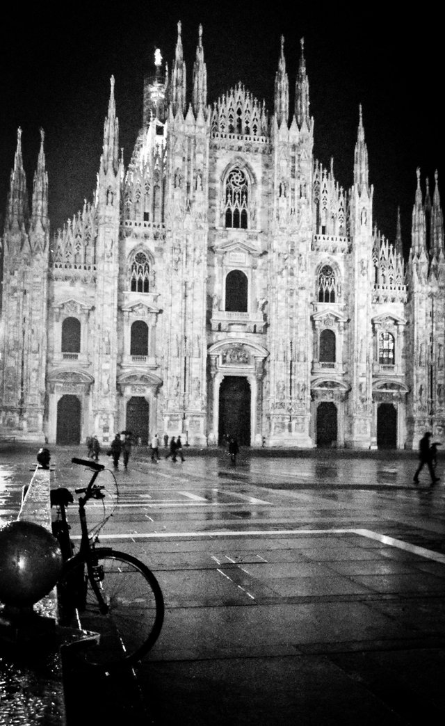 milan-duomo-bike-1.jpg