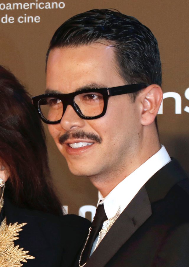 Manolo_Caro_en_la_4ª_Entrega_del_Premio_Iberoamericano_de_Cine_(cropped2).jpg