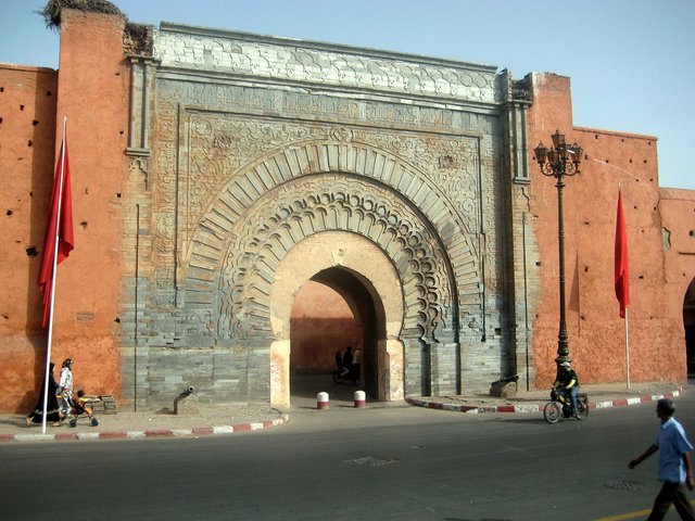 1200px-Marrakech,_Bab_Agnaou_door.JPG