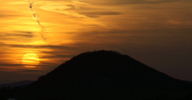 5622700388-sunset-over-rusteberg (FILEminimizer).jpg
