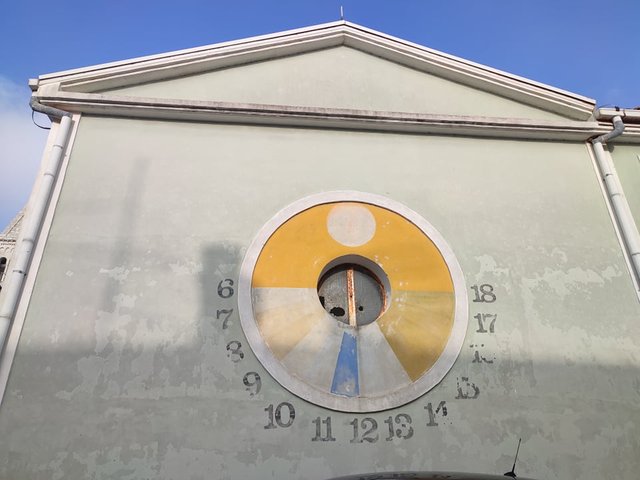 Solar clock Novigrad.jpg
