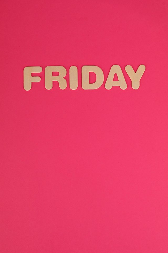 free-photo-of-pink-wallpaper-with-friday-sign.jpeg