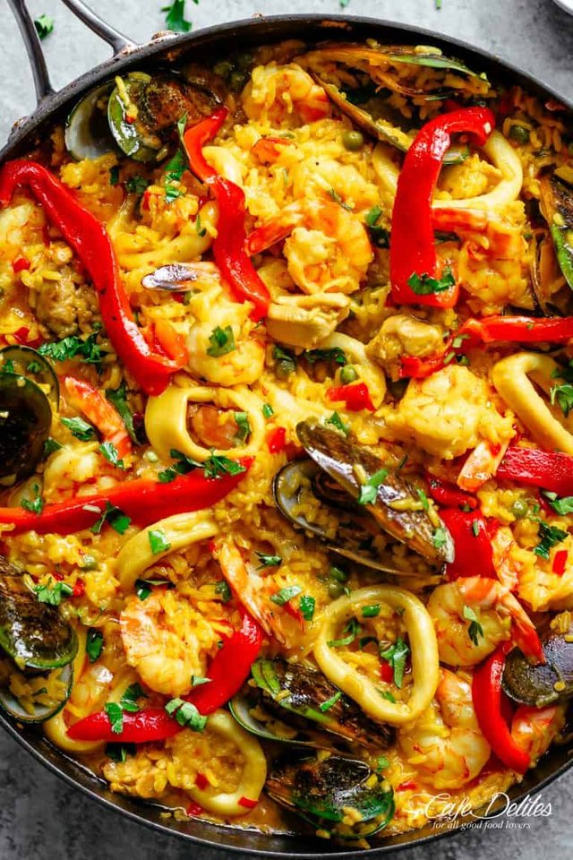 Paella-Spanish-IMAGE-12-768x1152.jpg