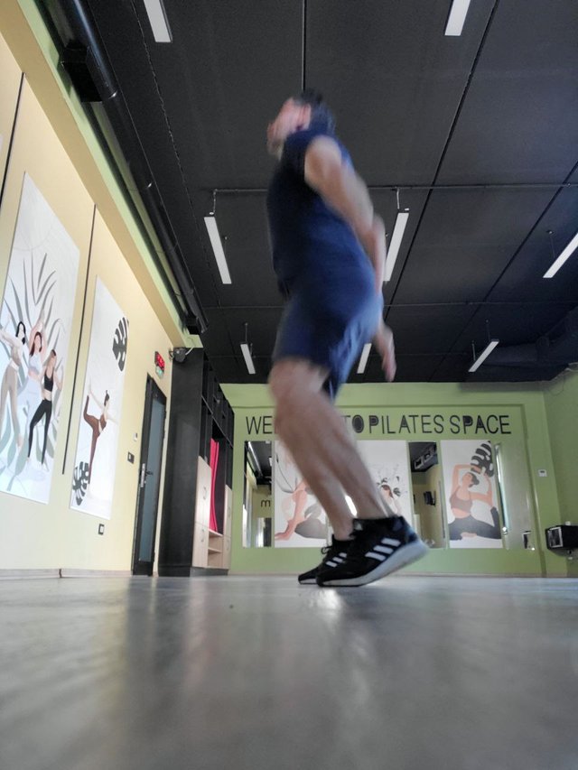 Bodyweight squat jump2.jpg
