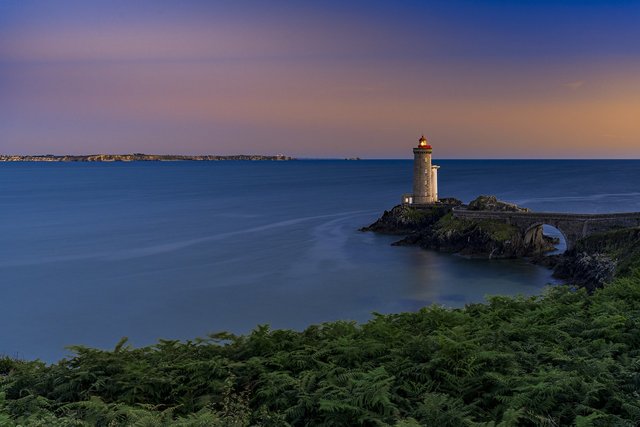 lighthouse-5439227_1280.jpg