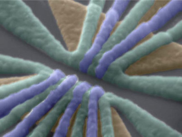 Three-Spin-Qubits-in-Silicon-768x578.jpg