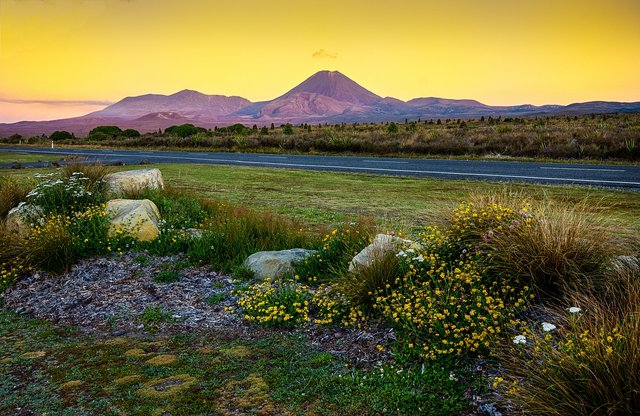 tongariro-583179_1280.jpg