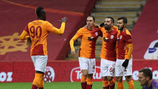 galatasaray-gol-sevinci-22122020_1v2ru7eo25o9p1iv32rze0bxd7.jpg