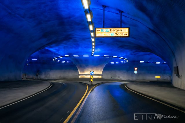 Kreisverkehr im Tunnel-1.jpg