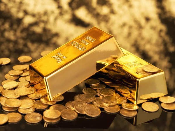 gold-rate-today-yellow-metal-edges-lower-silver-below-rs-61500.jpg