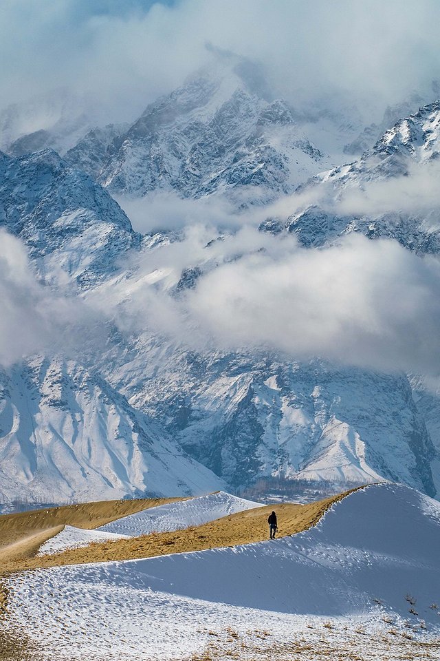 800px-Cold_Desert_Skardu_Gilgit_Baltistan_Pakistan.jpg