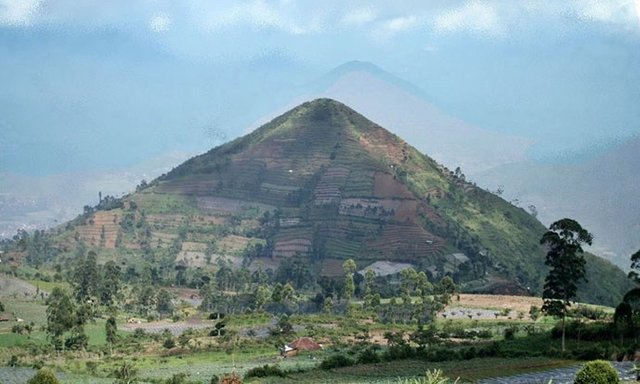 pyramid-indonesia.jpg