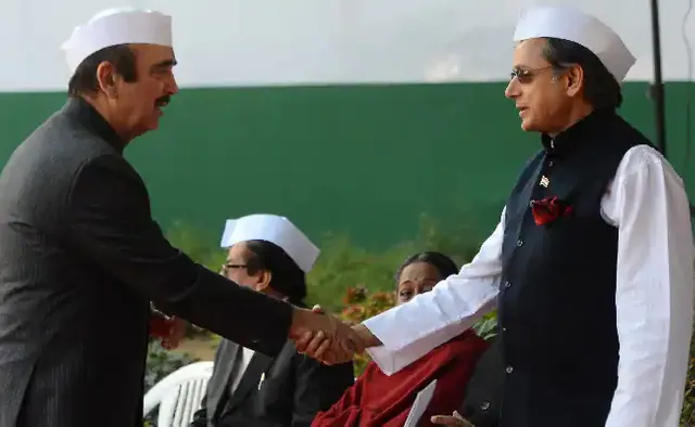 jk5aeveg_ghulam-nabi-azad-shashi-tharoor-650-getty_650x400_16_March_22.webp