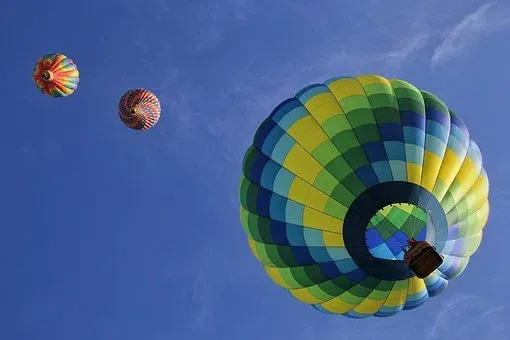 hot-air-balloons-1984308__340.webp