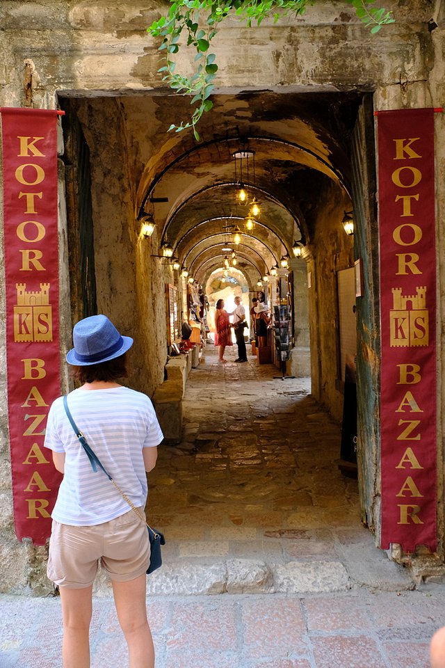 Kotor Bazaar-DSCF2173-steemit.JPG