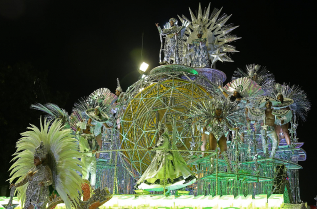 Brazilian Carnival 19 Giant Bitcoin Float Parading In Rio S Sambadrome And A Lot Of People With Bitchcoin Costumes In The Streets Steemit