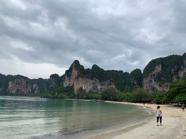 Railay Beach6.jpg