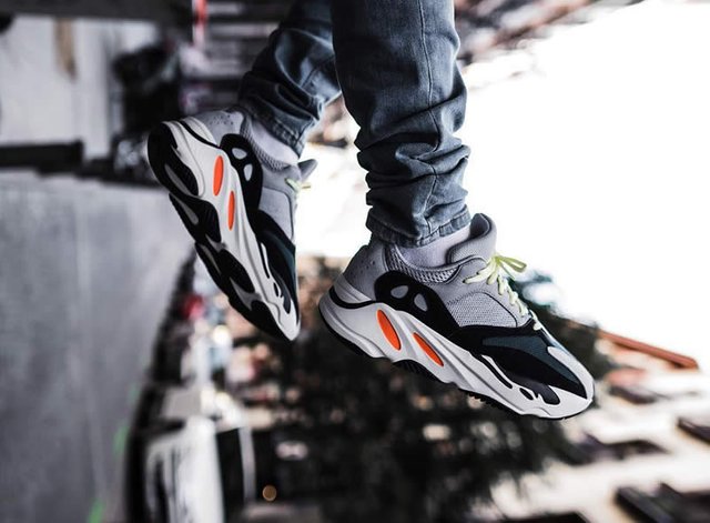 yeezy boost 700 wave runner outfit