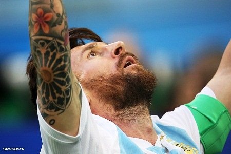 Messi_after_scoring_against_Nigeria.jpg